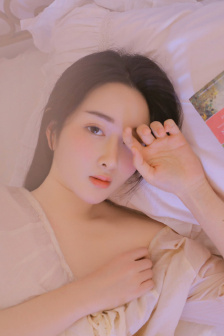 公翁与晓晴在厨房